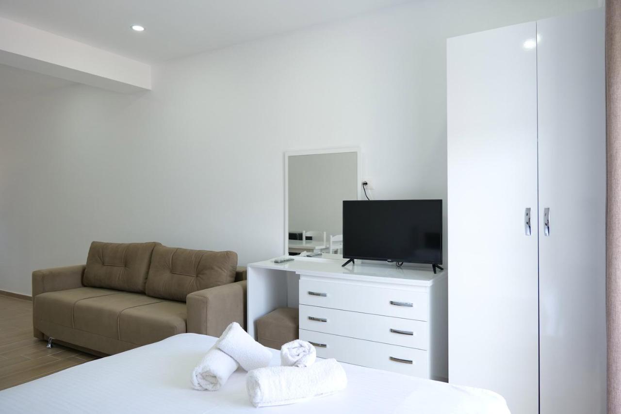 Iljo Apartments Ksamil Esterno foto