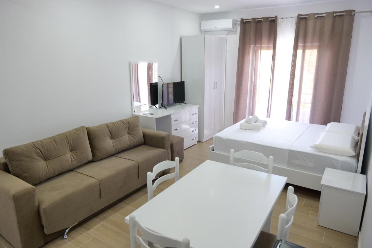 Iljo Apartments Ksamil Esterno foto
