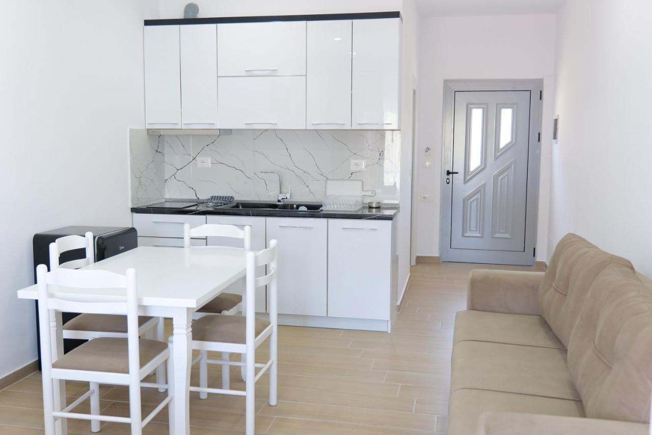Iljo Apartments Ksamil Esterno foto