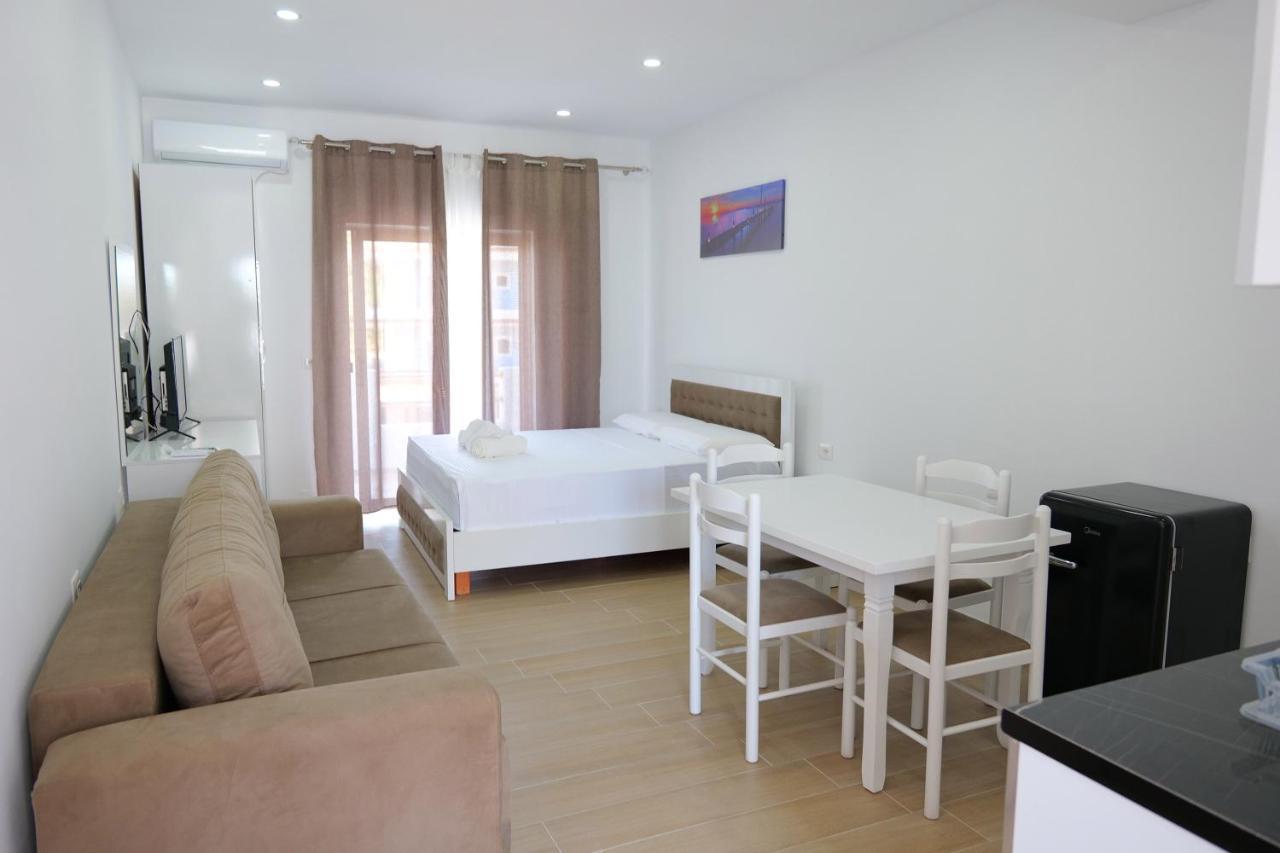 Iljo Apartments Ksamil Esterno foto