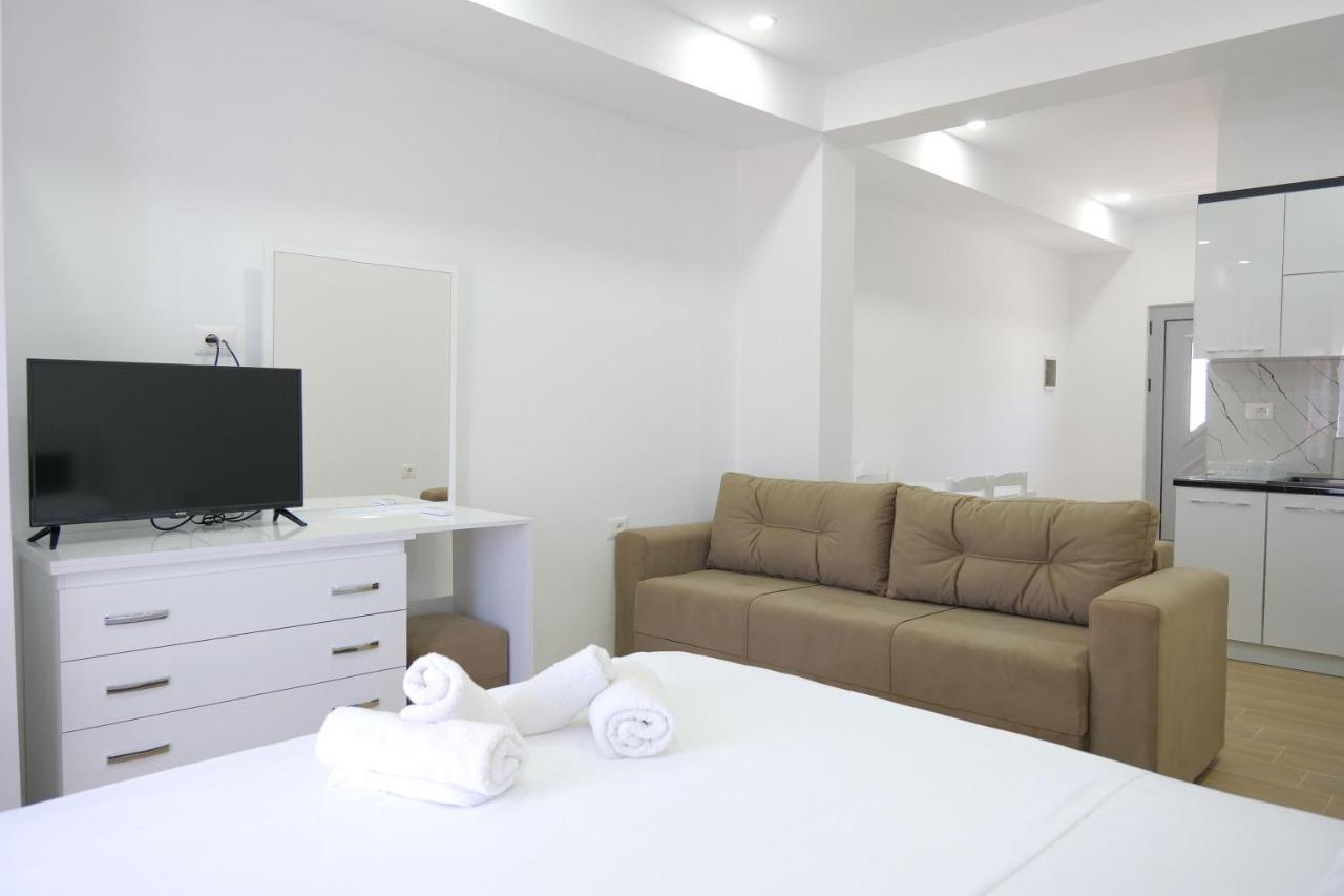 Iljo Apartments Ksamil Esterno foto